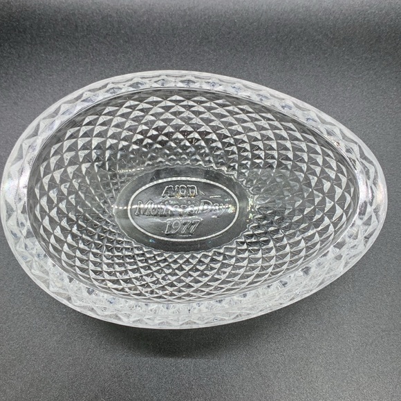 AVON 1977 Mother’s Day Crystal Egg! - Picture 3 of 8